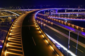 城市(shi)道路(lu)炤明(ming)